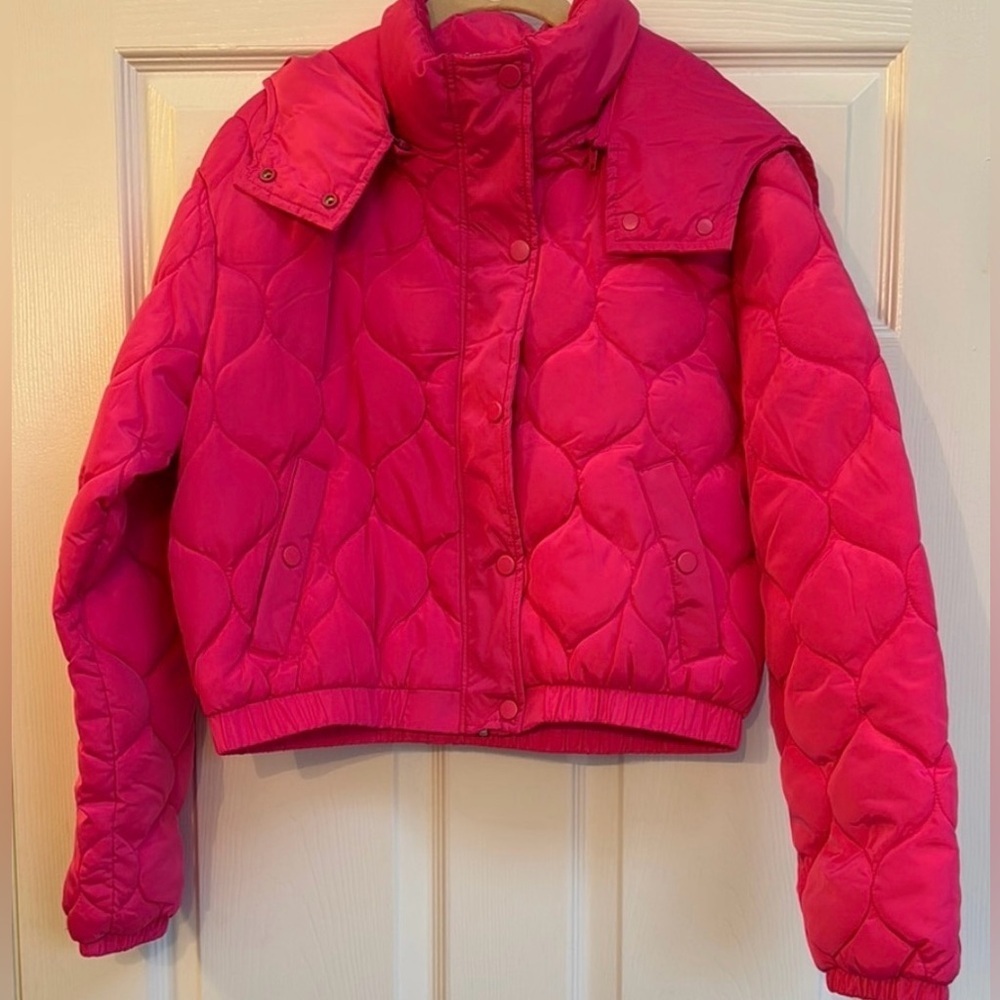 NWT Pink Puffer Coat with Removable Hood Size Large